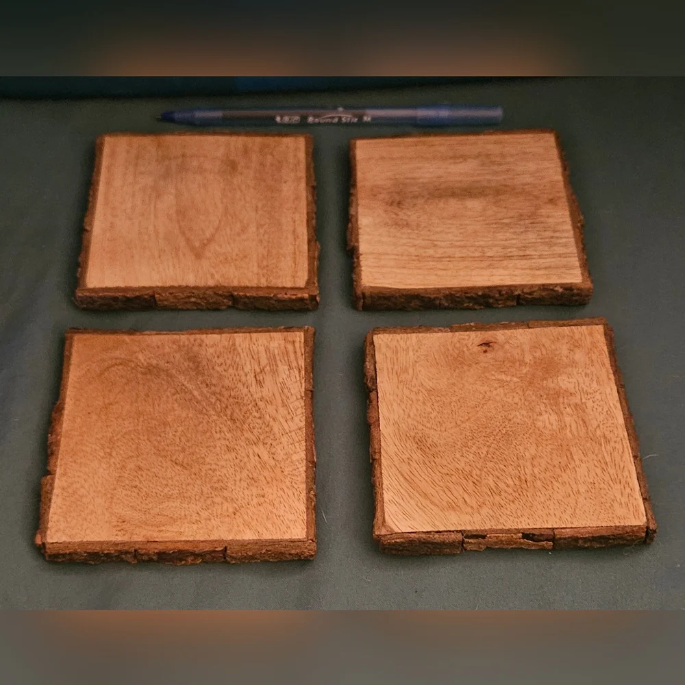 Great Condition Rustic & Natural 4-Piece Tan and Brown Wood WBark Edge Coasters
